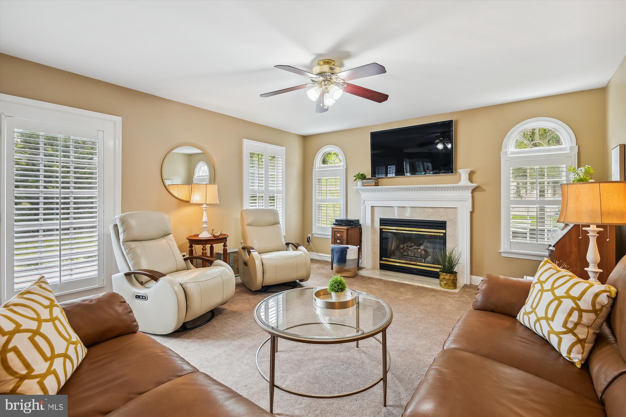 6509 Apple Blossom Ride Columbia, MD 21044 - Photo 17 of 78 COMFORTABLE FAMILY ROOM