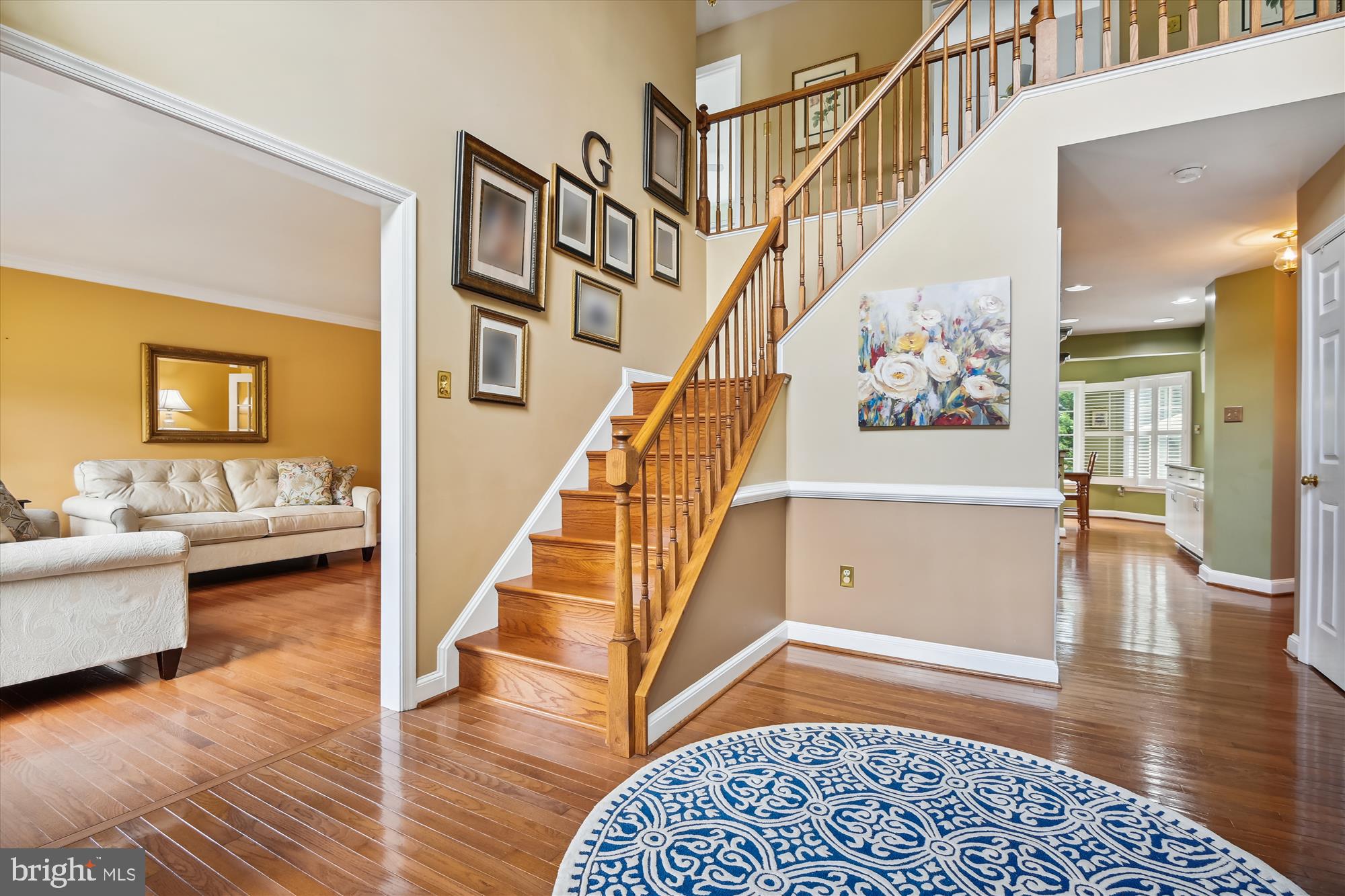 6509 Apple Blossom Ride Columbia, MD 21044 - Photo 28 of 78 CHAIR RAIL MOLDING & HARDWOOD FLOORING