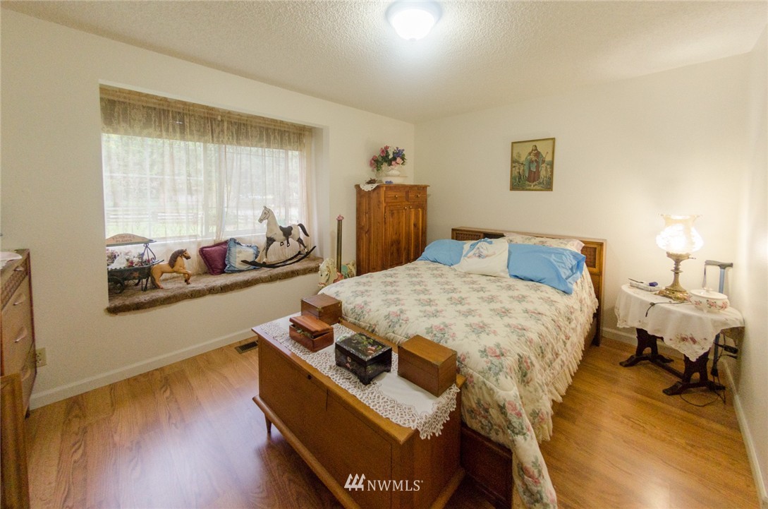 18522 Elderberry Street Southwest Rochester, WA 98579 - Photo 11 of 17 Gallery Image 11