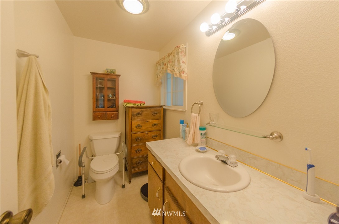 18522 Elderberry Street Southwest Rochester, WA 98579 - Photo 13 of 17 Gallery Image 13