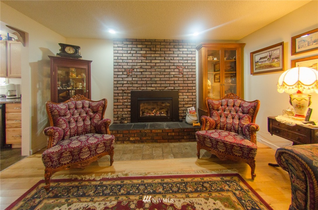 18522 Elderberry Street Southwest Rochester, WA 98579 - Photo 4 of 17 Gallery Image 4