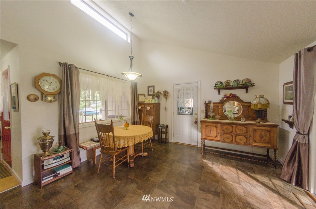 18522 Elderberry Street Southwest Rochester, WA 98579 - Photo 8 of 17 Gallery Image 8