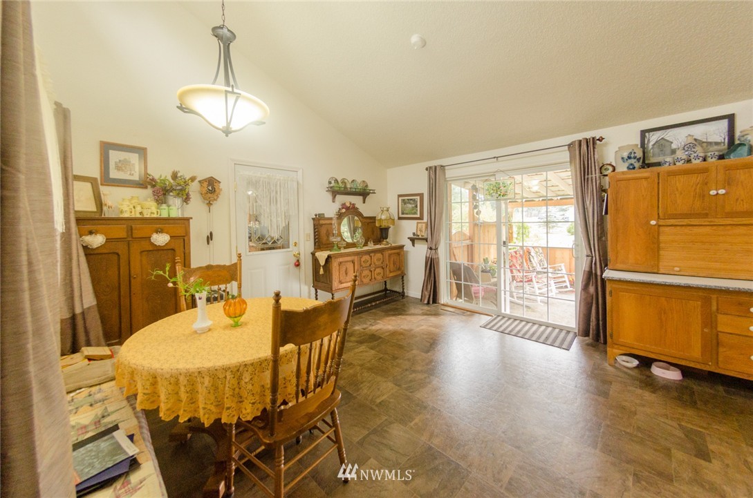 18522 Elderberry Street Southwest Rochester, WA 98579 - Photo 9 of 17 Gallery Image 9