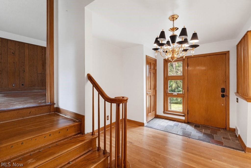21 Hampshire Road Akron, OH 44313 - Photo 2 of 45