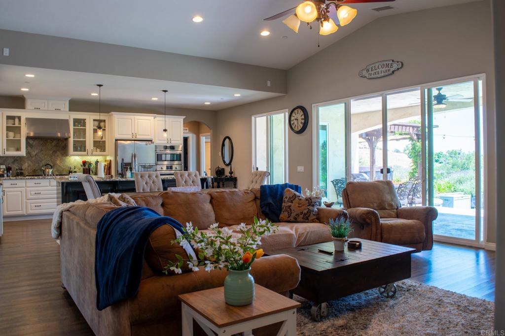 2521 Ralls Street Fallbrook, CA 92028 - Photo 24 of 43 Great Room
