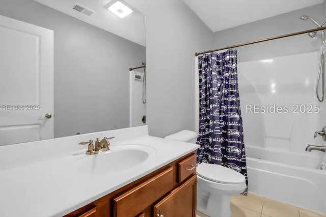 $705,000 | 29 Lakes Crossing, Bluffton, SC 29910