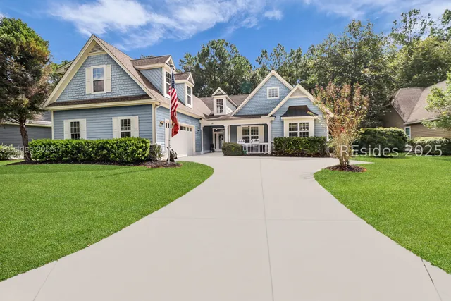 $705,000 | 29 Lakes Crossing, Bluffton, SC 29910