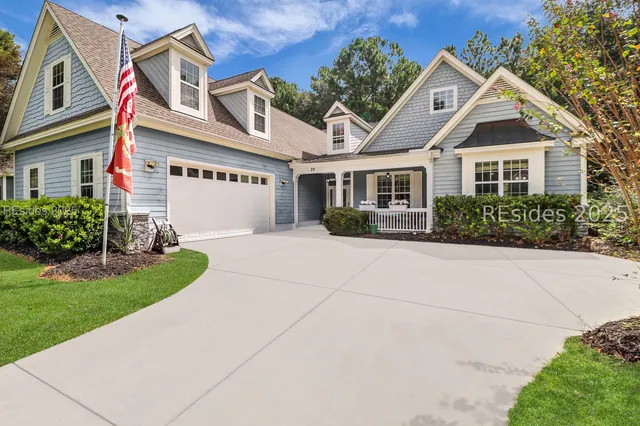 $705,000 | 29 Lakes Crossing, Bluffton, SC 29910