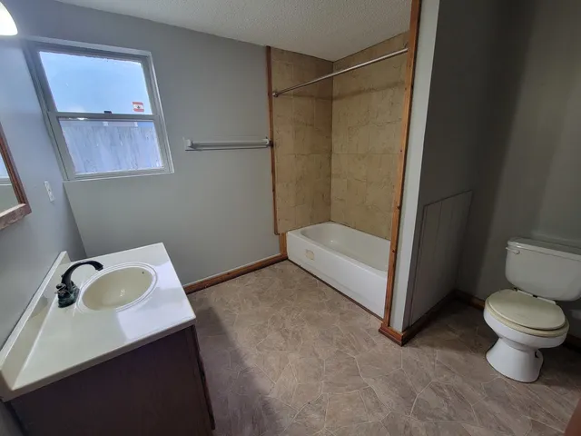 $1,100 | 514 East Marquette Street, Ottawa, IL 61350