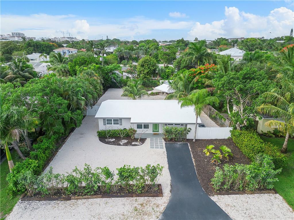 250 Northwest 10th Street Boca Raton, FL 33432 - Photo 1 of 47 Front view
