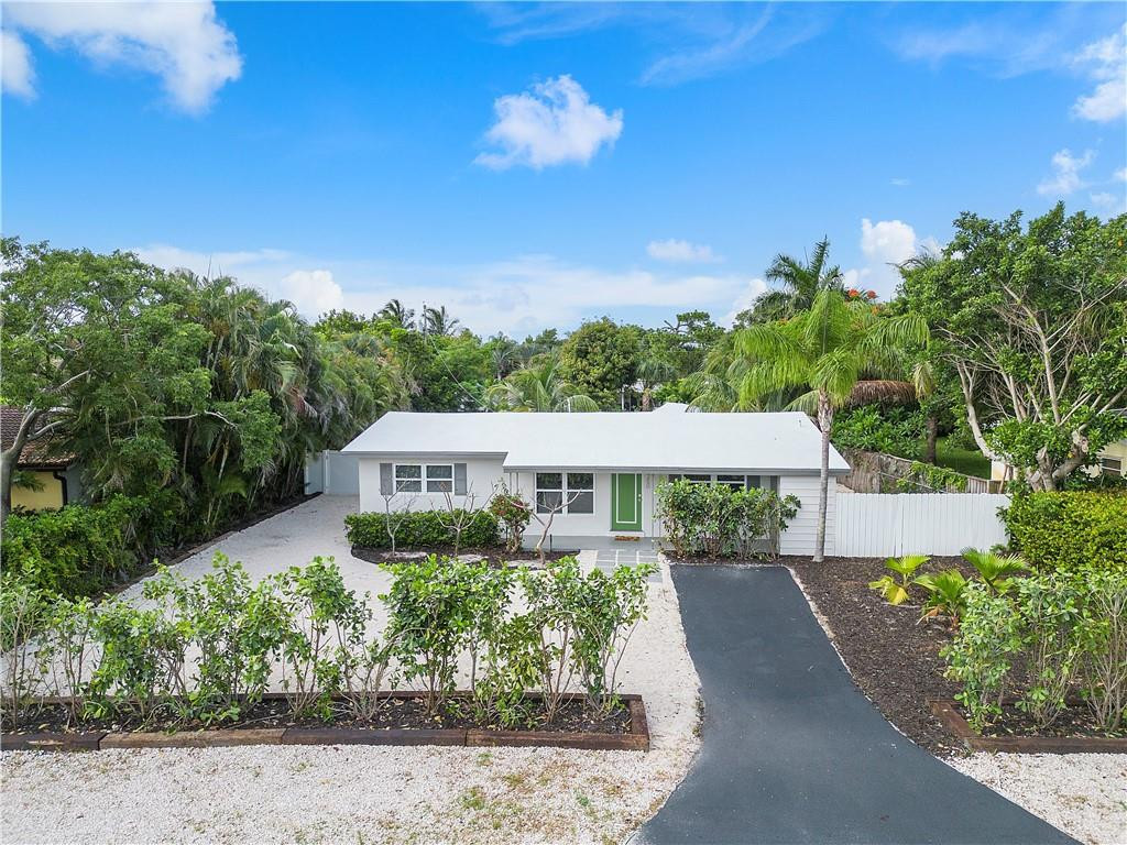 250 Northwest 10th Street Boca Raton, FL 33432 - Photo 2 of 47 Front view
