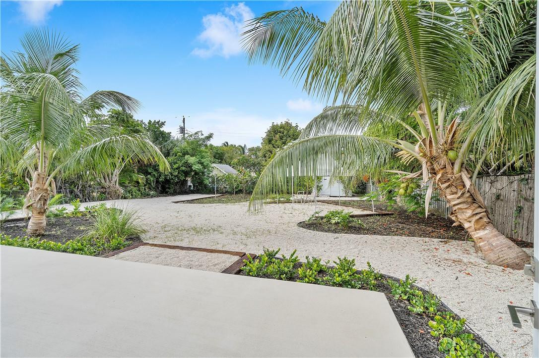 250 Northwest 10th Street Boca Raton, FL 33432 - Photo 28 of 47 Oversized backyard