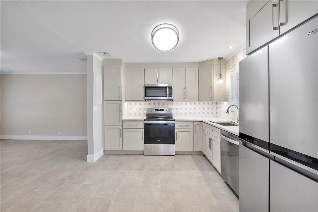 250 Northwest 10th Street Boca Raton, FL 33432 - Photo 8 of 47 Photo 8