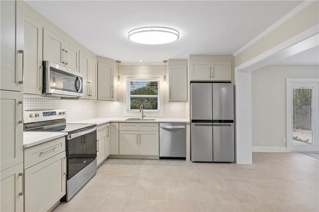 250 Northwest 10th Street Boca Raton, FL 33432 - Photo 9 of 47 Photo 9