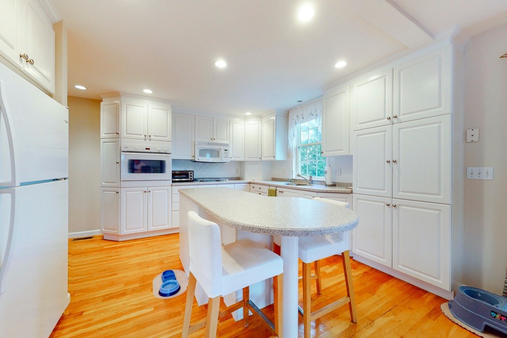 600 Trapelo Road, Unit 16 Waltham, MA 02452 - Photo 3 of 37 Gallery Image 3