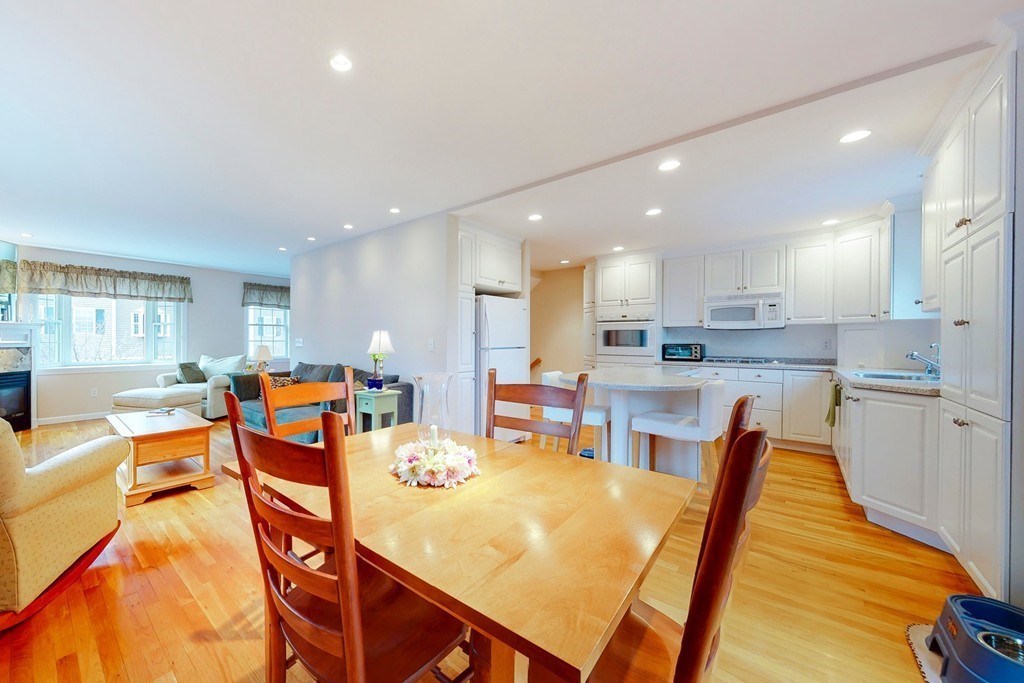 600 Trapelo Road, Unit 16 Waltham, MA 02452 - Photo 9 of 37 Gallery Image 9