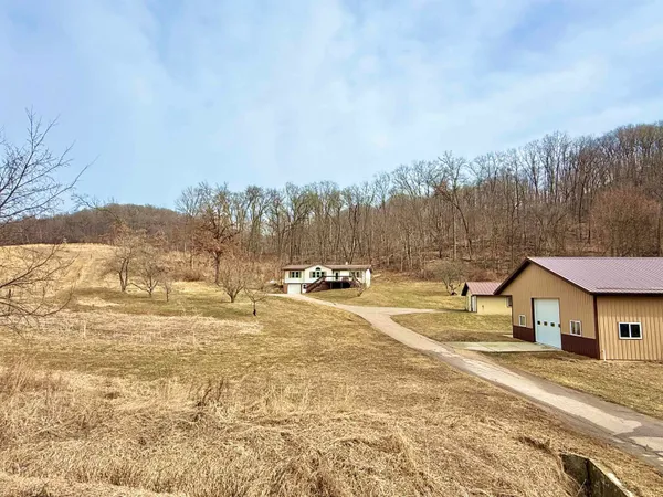 $499,900 | 27325 Munz Drive, Hillpoint, WI 53937