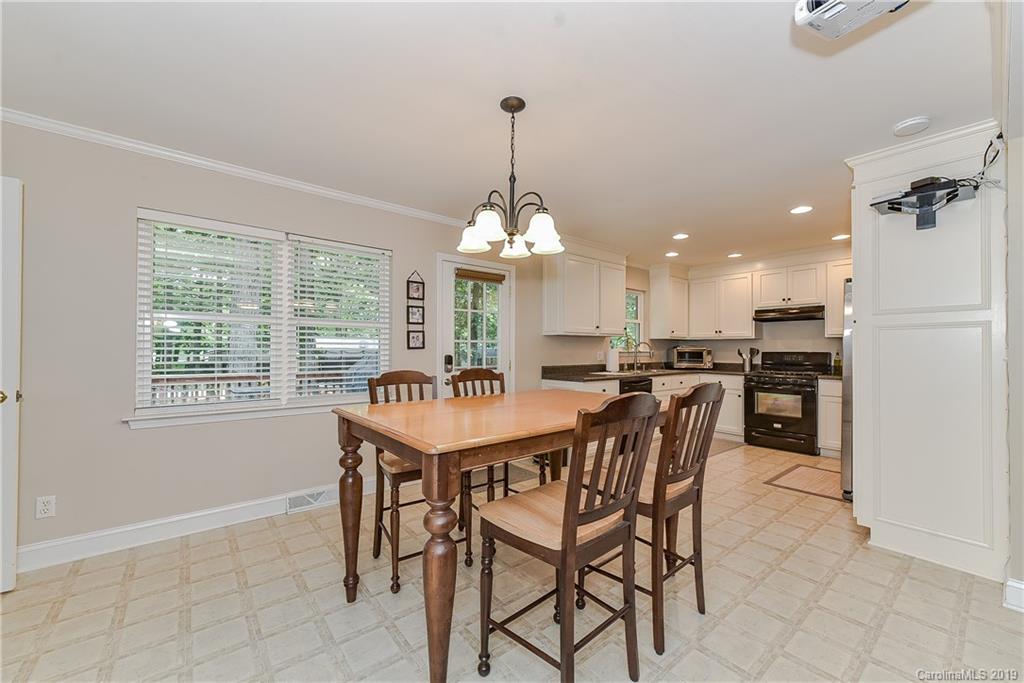 6140 Potter Road Matthews, NC 28104 - Photo 8 of 40 Gallery Image 8