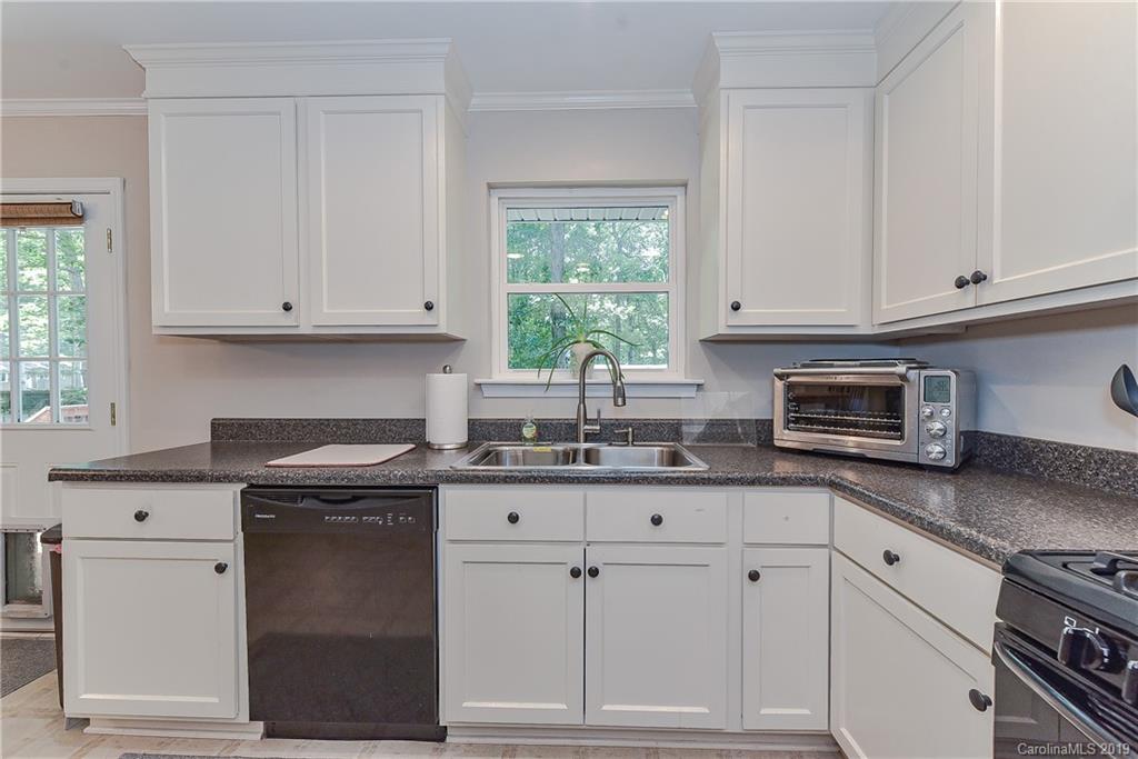 6140 Potter Road Matthews, NC 28104 - Photo 10 of 40 Gallery Image 10