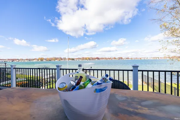$995,000 | 25955 Lake Drive, Elkhart, IN 46514
