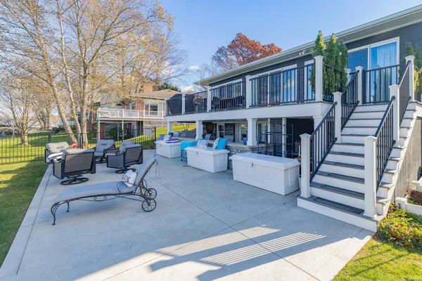 $995,000 | 25955 Lake Drive, Elkhart, IN 46514