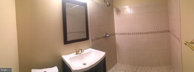 2403 Sun Valley Circle, Unit 4D Silver Spring, MD 20906 - Photo 7 of 20 Bath