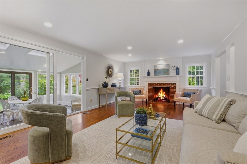 6 Edmonds Road, Unit 6 Concord, MA 01742 - Photo 3 of 37 Gallery Image 3