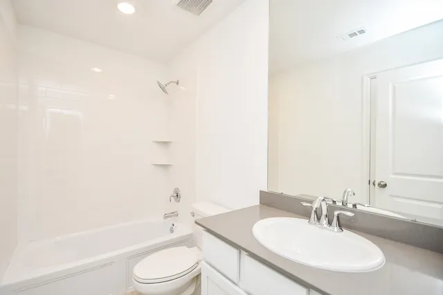 $3,900 | 5624 Frst Cv Drive, Rosenberg, TX 77469