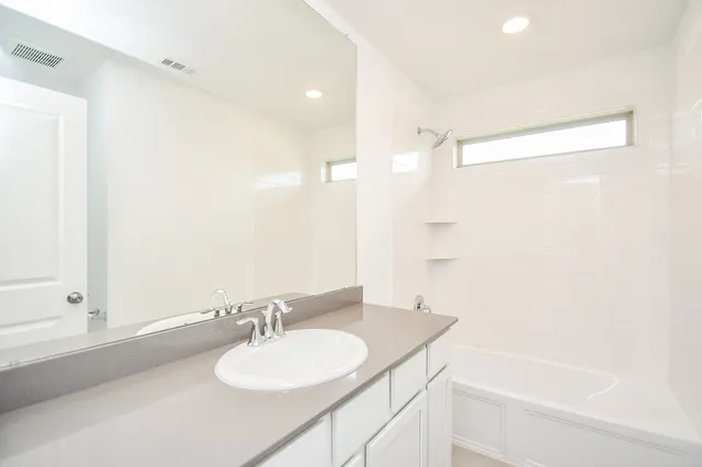 $3,900 | 5624 Frst Cv Drive, Rosenberg, TX 77469