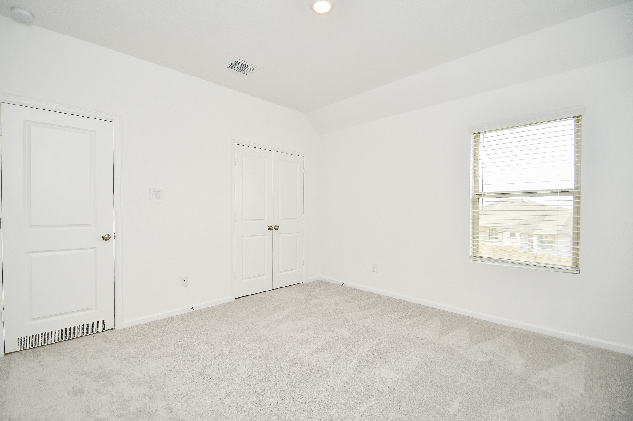 5624 Frst Cv Drive Rosenberg, TX 77469 - Photo 9 of 32 an empty room with windows