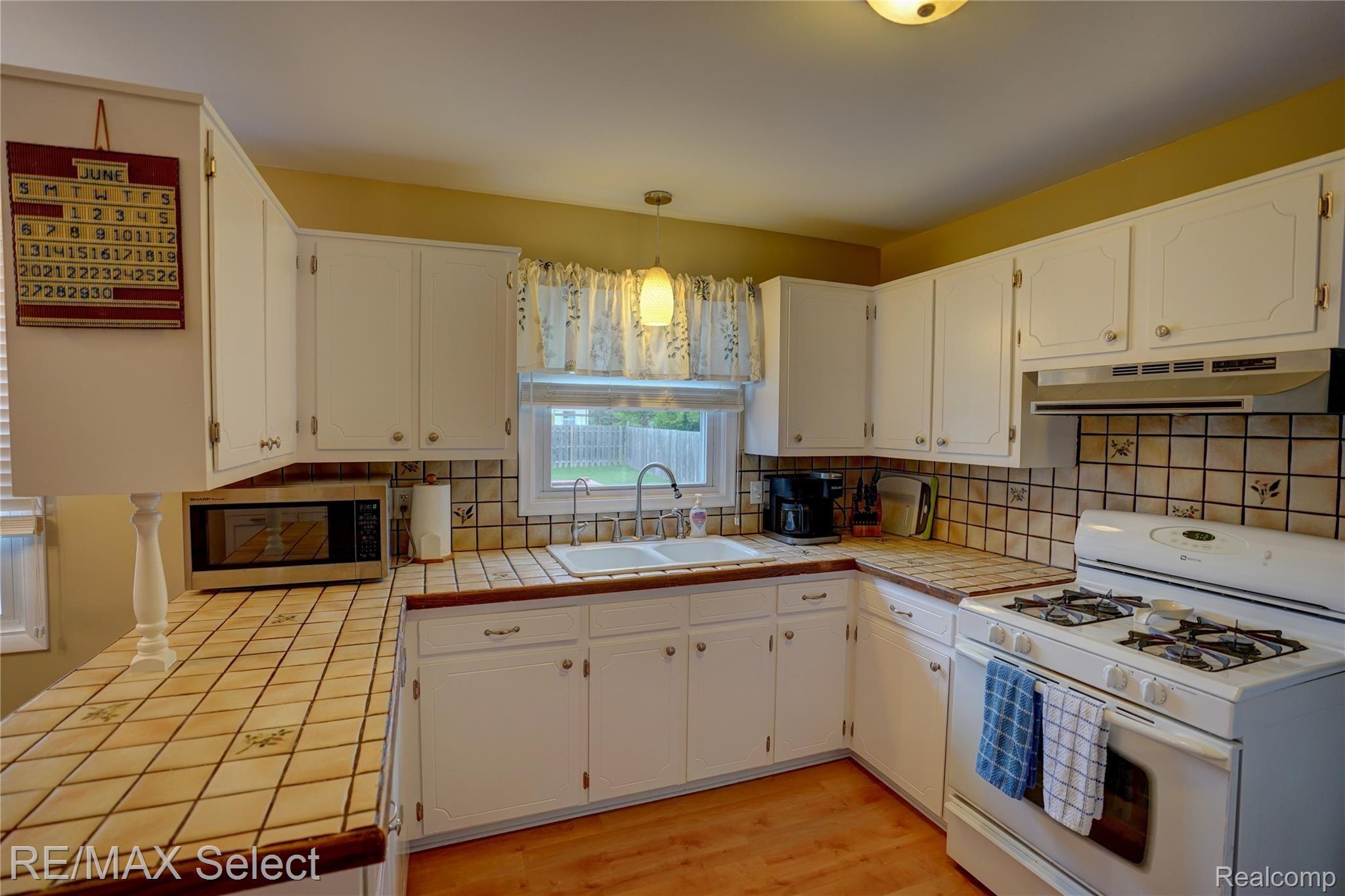 5146 Middleboro Road Grand Blanc, MI 48439 - Photo 10 of 39 5146 Middleboro Rd 17.jpg