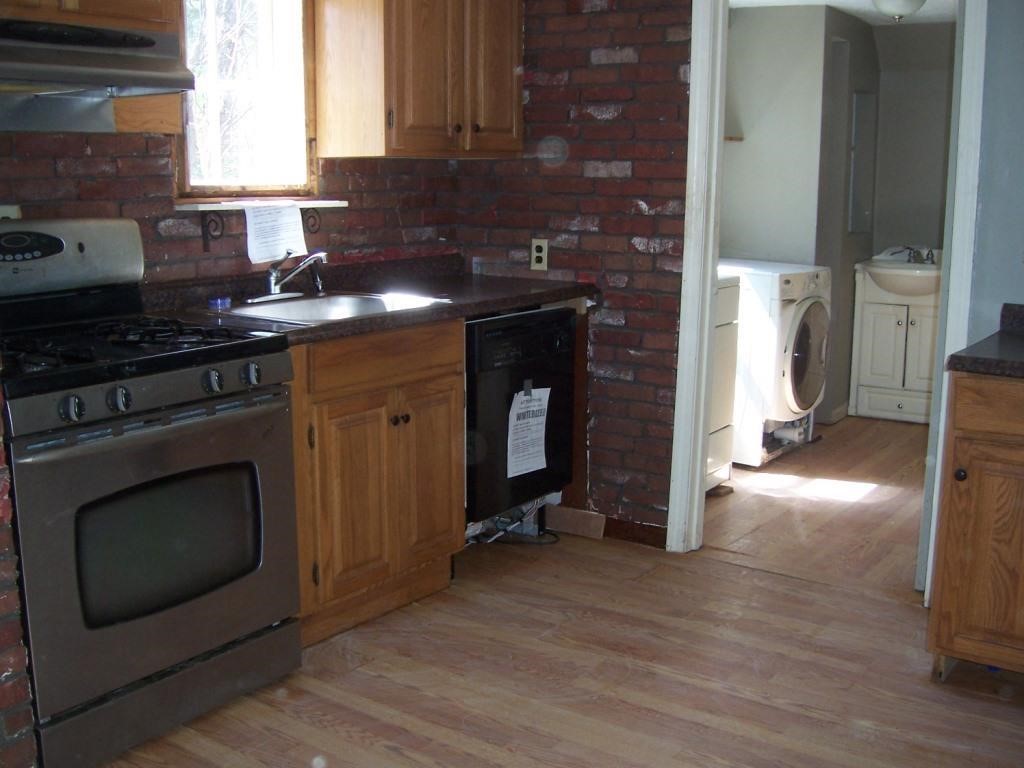 905 Chases Grove Road Derry, NH 03038 - Photo 3 of 7