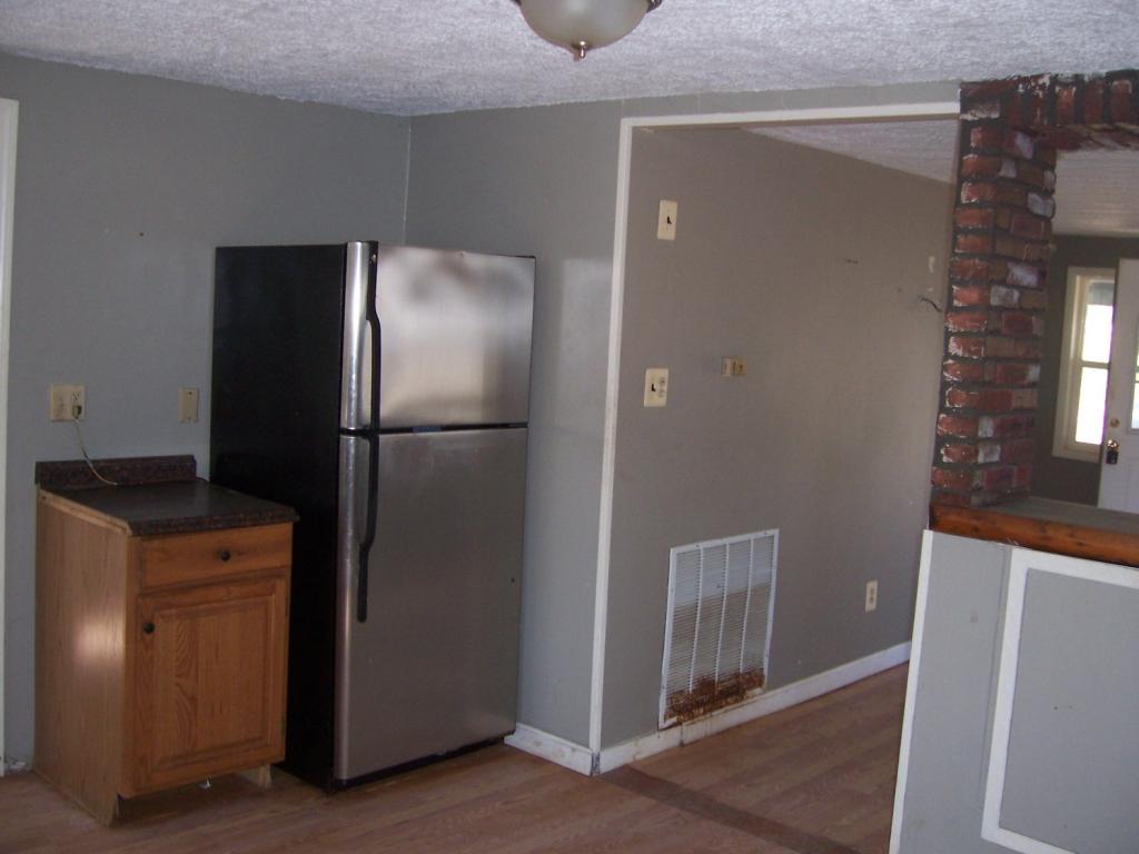 905 Chases Grove Road Derry, NH 03038 - Photo 4 of 7