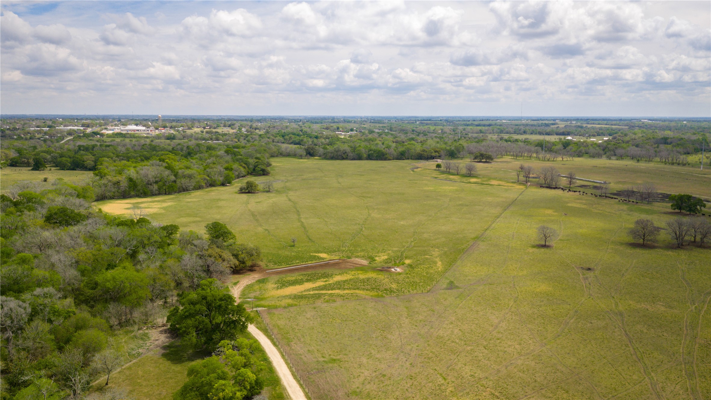 1119 Wolters Road Schulenburg, TX 78956 - Photo 37 of 39 a view of an ocean and beach