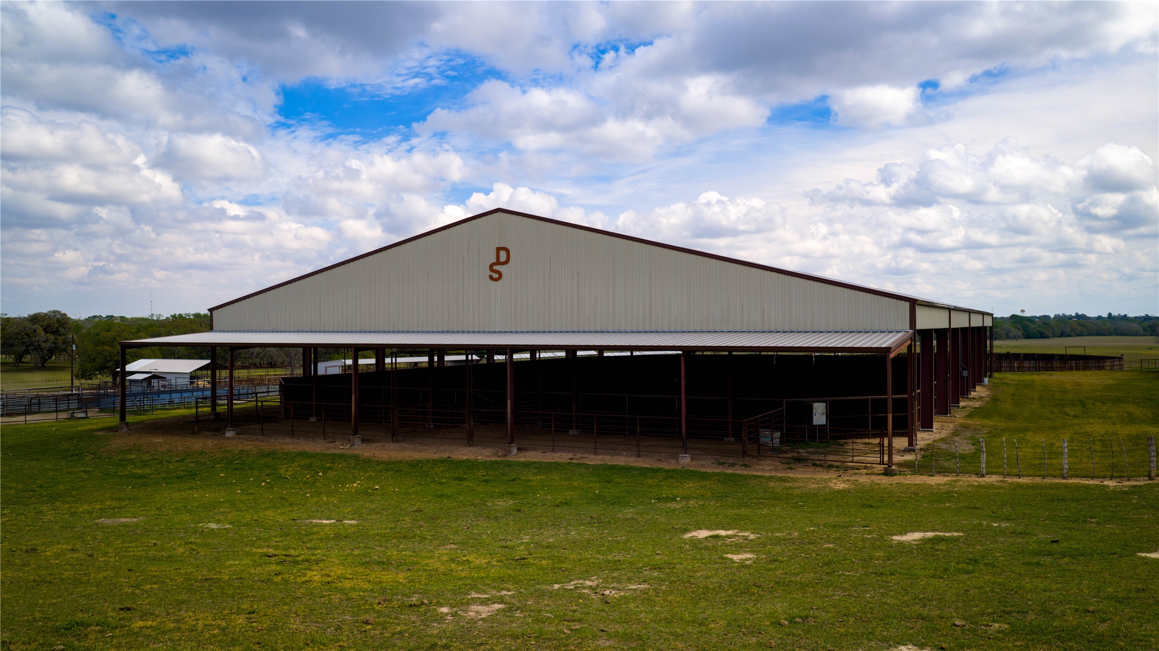 1119 Wolters Road Schulenburg, TX 78956 - Photo 4 of 39