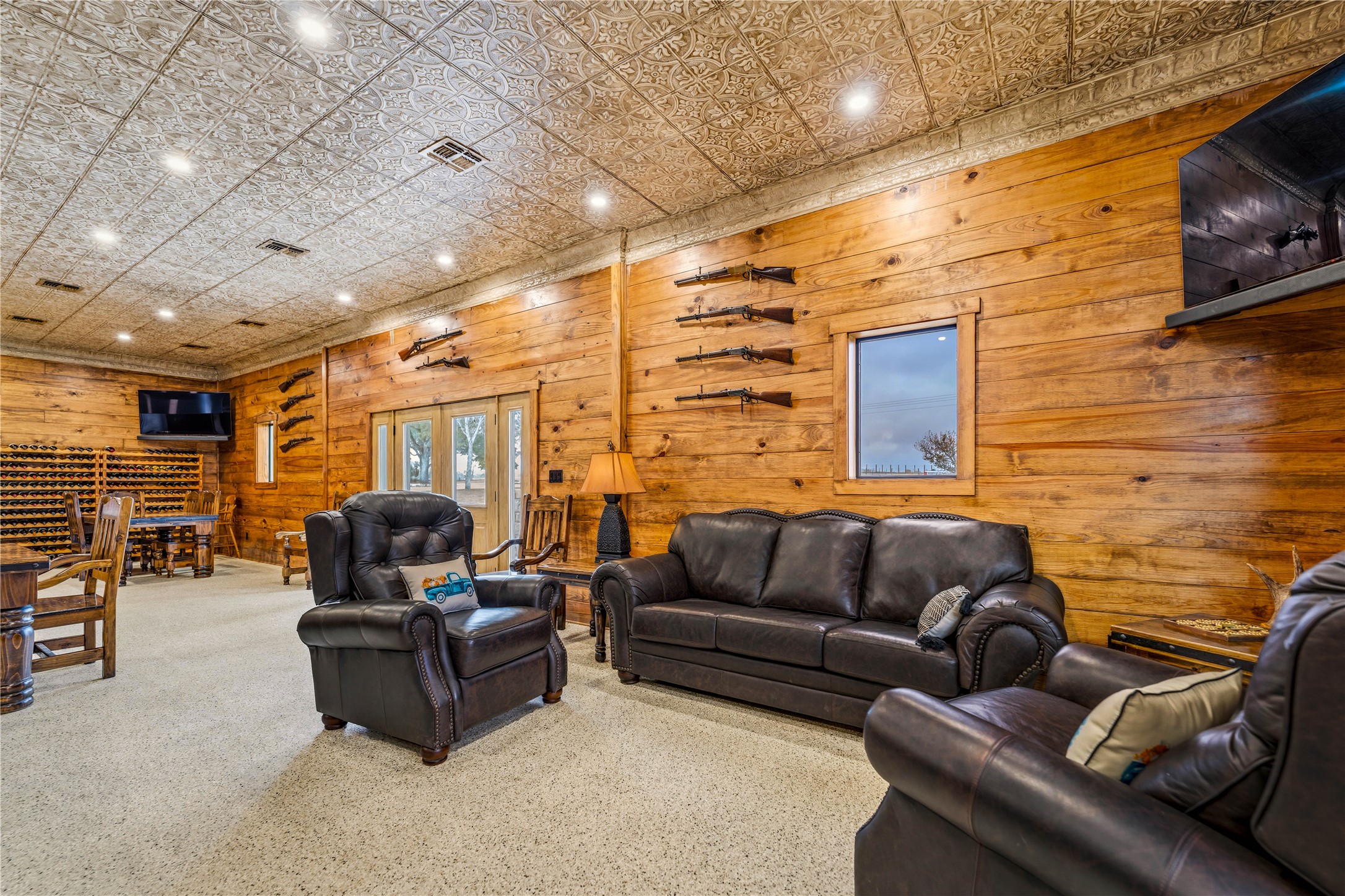 1119 Wolters Road Schulenburg, TX 78956 - Photo 8 of 39 a living room with furniture