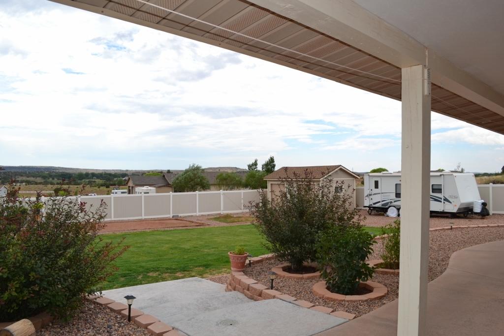2772 Mason Ridge Road Show Low, AZ 85901 - Photo 28 of 51 a view of a garden