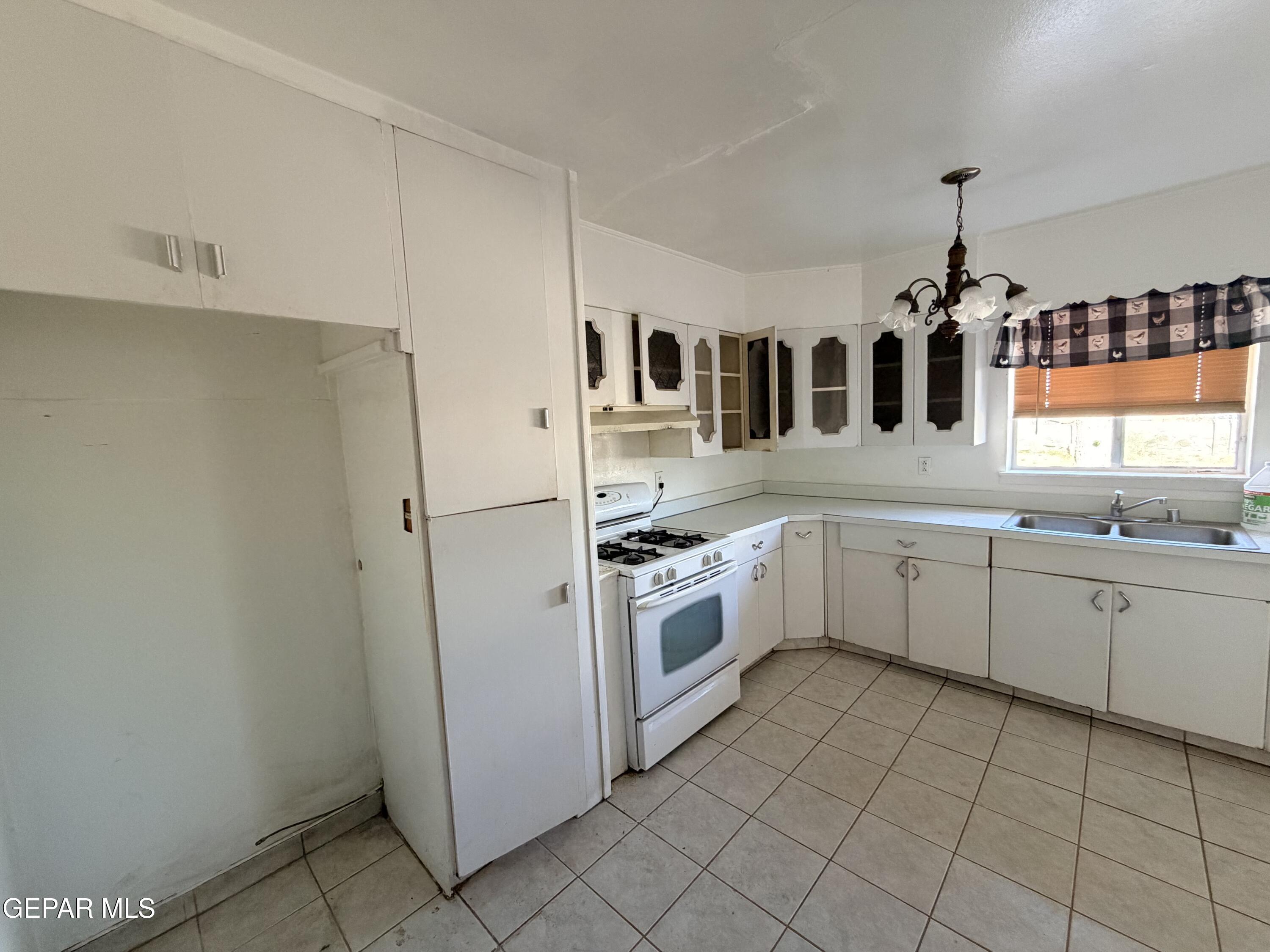 2712 Catnip Street El Paso, TX 79925 - Photo 6 of 22 IMG_6051