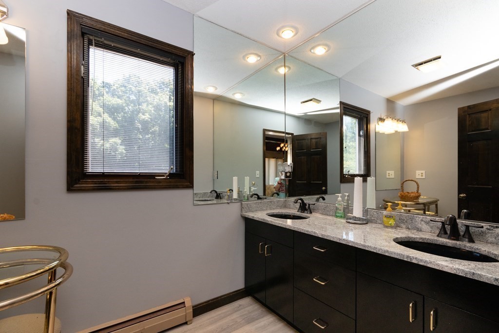 4 Oaklawn Road Freetown, MA 02702 - Photo 15 of 37