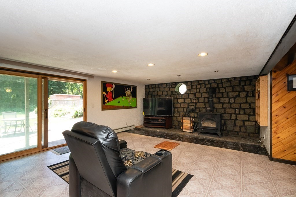 4 Oaklawn Road Freetown, MA 02702 - Photo 16 of 37