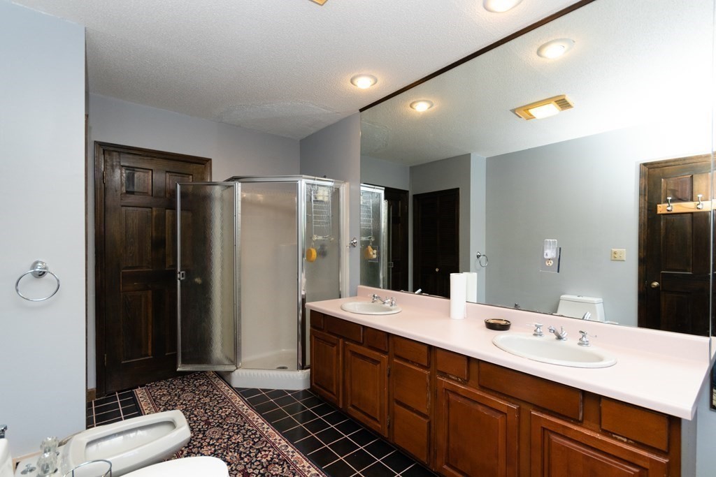 4 Oaklawn Road Freetown, MA 02702 - Photo 26 of 37