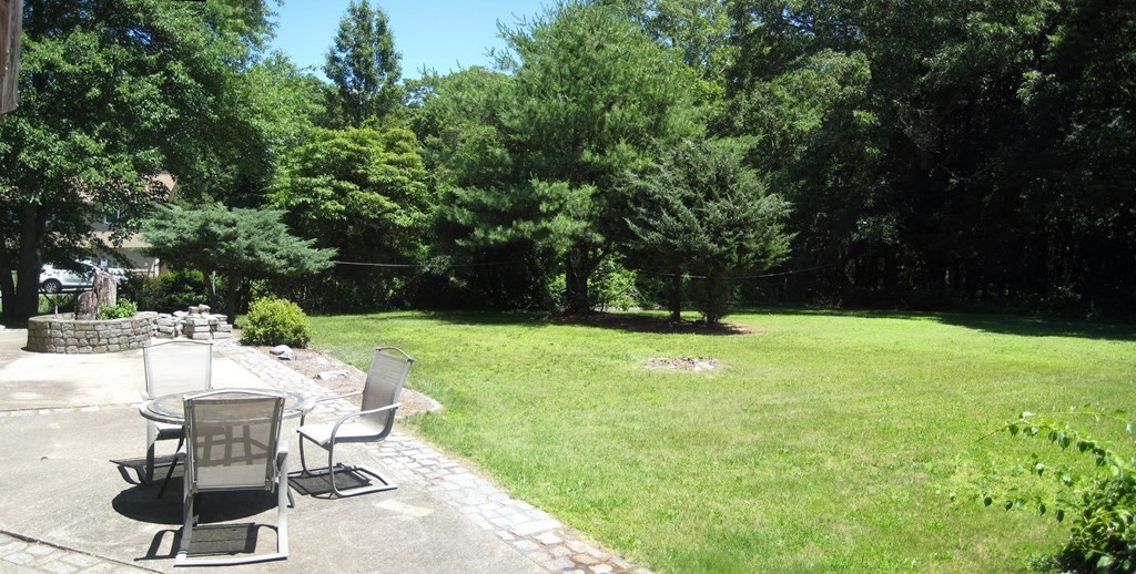 4 Oaklawn Road Freetown, MA 02702 - Photo 32 of 37