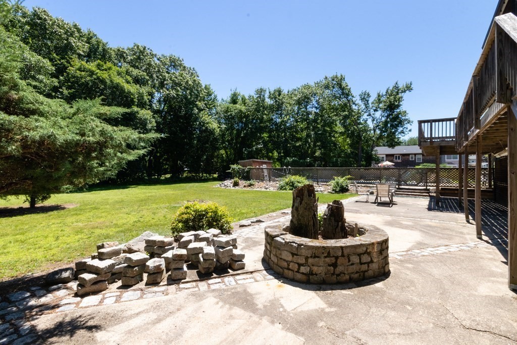 4 Oaklawn Road Freetown, MA 02702 - Photo 33 of 37