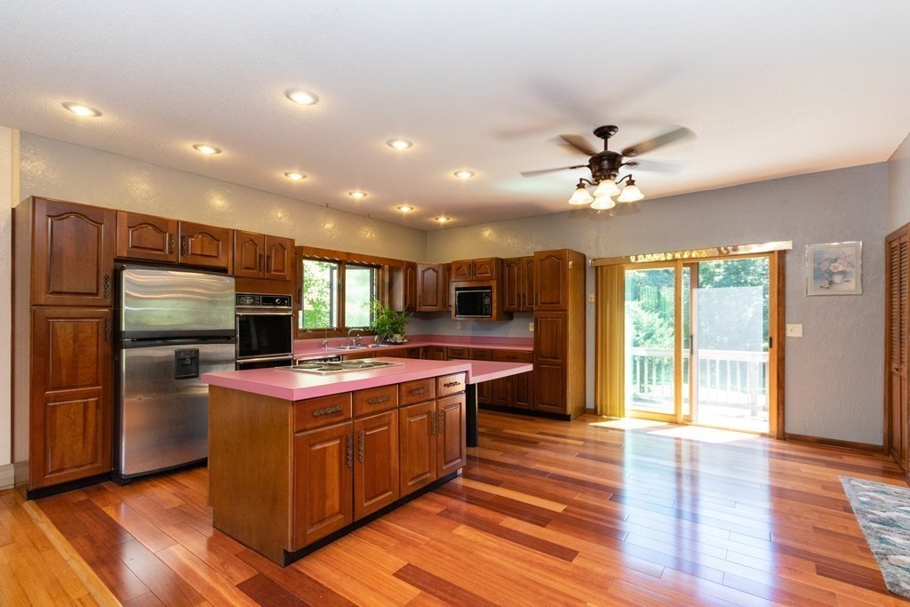 4 Oaklawn Road Freetown, MA 02702 - Photo 4 of 37