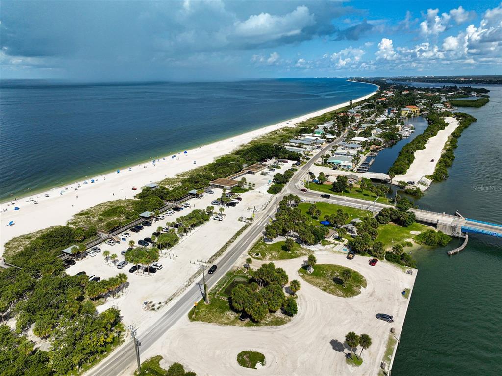 641 Bayshore Road Nokomis, FL 34275 - Photo 5 of 64