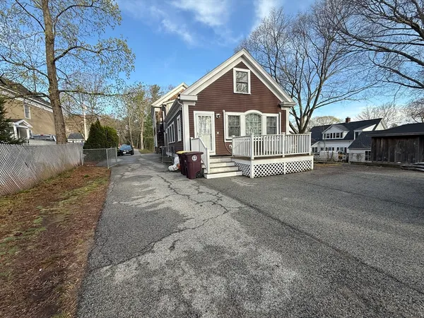 $3,300 | 89 Mill Street, Unit 1, Weymouth, MA 02188