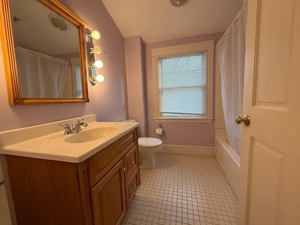 $3,300 | 89 Mill Street, Unit 1, Weymouth, MA 02188