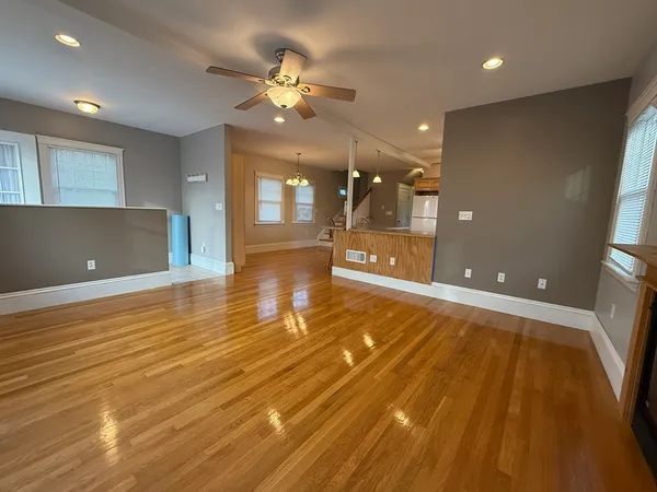 $3,300 | 89 Mill Street, Unit 1, Weymouth, MA 02188