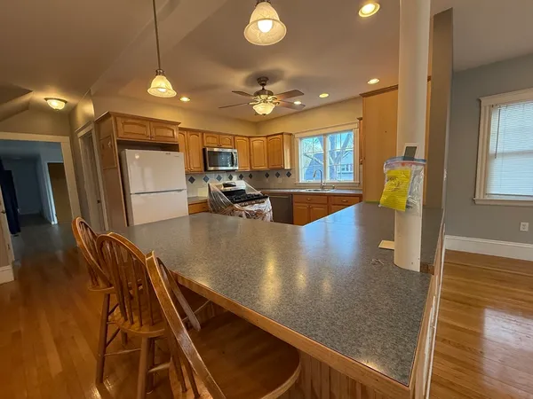 $3,300 | 89 Mill Street, Unit 1, Weymouth, MA 02188