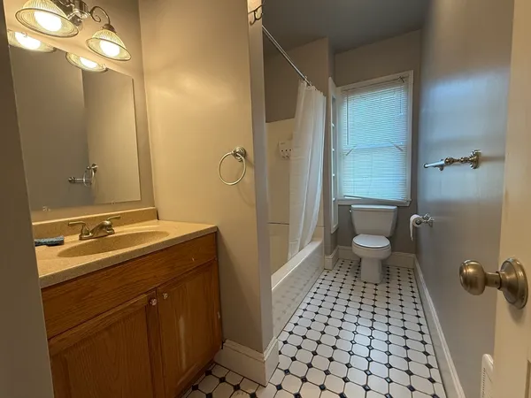 $3,300 | 89 Mill Street, Unit 1, Weymouth, MA 02188